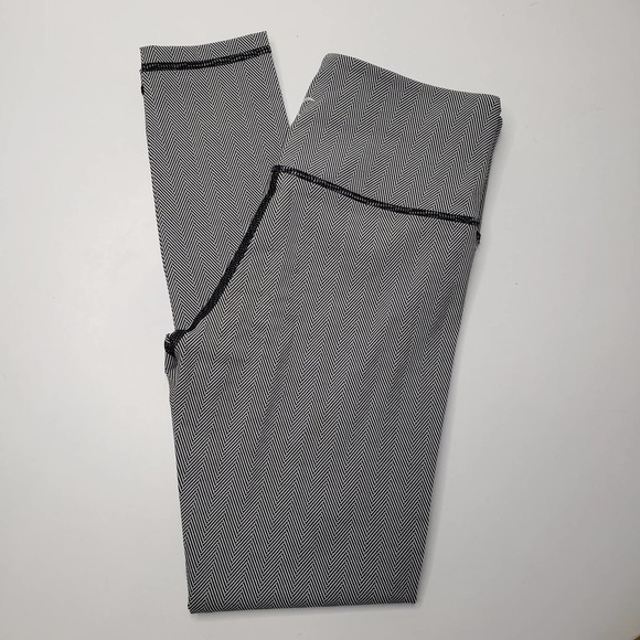 Zyia‎ Active Black Herringbone Hi Rise 7/8 Leggings 2 Grey - Picture 4 of 7